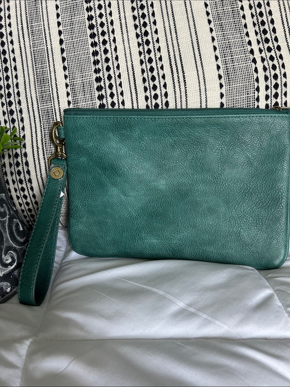 Thirty One Green Leather Wristlet Clutch -NWOT